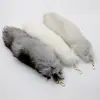Venta al por mayor del fabricante Colgante de Llavero de Piel de Cola de Zorro Accesorios de Piel Colgante para Bolso Atrezo para Escenario de Actuación