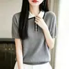 Estilo Novo Primavera/Verão Gola Polo Cor Contrastante Botão Manga Curta Tricô Ajuste Slim Versátil Elegante Estilo Coreano Simples Top Camiseta para Mulheres