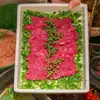 Hot Pot de Carne Famoso na Internet com Fogareiro Cerâmico Único em Formato de Pé e Louças Cerâmicas em Estilo Rústico para Preparação do Hot Pot