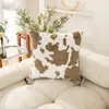 Almohada de vaca de moda funda de almohada de felpa de doble cara cojín con textura impresa funda de almohada para sofá mesita de noche en stock venta al por mayor
