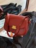 Bolso cuadrado pequeño popular de este año para mujer 2024 nueva moda color sólido textura bolso de hombro axilar casual bolso bandolera moderno