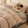 Conjunto de Roupa de Cama de Veludo de Leite 100% Algodão Quatro Peças Capa de Edredom Lado Único Algodão Lado Único Veludo Capa de Edredom Individual Pessoa Única Quente Mais Veludo Conjunto de Três Peças