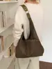 2026 Novas Bolsas Retrô Europeias e Americanas para Mulheres, Elegante e Super Popular Versátil Bolsa de Ombro Único Subarmela, Bolsa Tote de Grande Capacidade com Rebites