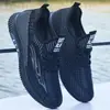 Primavera Old Beijing Cloth Shoes Sapatos Masculinos Sapatos Casuais Masculinos Meia-idade e Idosos Malha Respirável Tênis Sapatos de Caminhada para Idosos