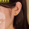 Família Zhou com brincos de açúcar pequeno 5G coração feminino sutra flash burst brincos pequenos frescos 2024 livro vermelho