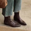 Tamanhos 34 a 42, bico fino, botins de couro legítimo, estilosos e afinam a silhueta, pretos, para mulheres, adequados para o trajeto diário, e-commerce transfronteiriço, salto grosso, sem cadarço, botas Martin