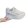 Sapatos Femininos Populares de Tela com Solas Plataforma Grossas, Leves e Respiráveis, Tênis Casuais de Tela Novos para o Verão de 2026, Sapatos Brancos que Aumentam a Altura para Mulheres