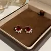 Brincos de Coração com Zircônia Vermelha para Outono e Inverno para Mulheres Atmosfera Ins Joia de Orelha Elegante Design de Nicho Brincos Personalizados