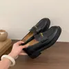 Mocassins femininos estilo britânico com sola grossa, nova coleção primavera/outono 2026, perfeitos com vestidos, cor preta, sapatilhas de bico profundo estilo coreano