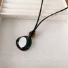 Pendientes Europeos y Americanos de Nueva Moda con Esmalte Negro Goteo de Aceite y Aguja de Plata Collar Largo de Cadena de Lana de Color Contrastante de Alta Calidad para Mujer