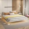 Cama flutuante minimalista moderna 1,68m Estrutura de cama de luxo leve italiana sem cabeceira, cama de ferro de casal para apartamentos