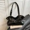 Nova bolsa de ombro feminina estilo coreano, moda de nicho, bolsa de axila de grande capacidade, bolsa tote versátil de alta qualidade para o dia a dia