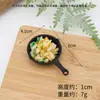 Mini Sartén Artificial Modelo de Fideos Fritos y Arroz Frito Comida Artificial Arroz Frito Llavero Juguete de Comida en Miniatura Colgante