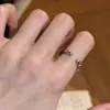 Anillo de Flor Starburst Retro con Circonita, Anillo Versátil de Gama Alta de Nicho, Estilo Lujo Ligero, Exquisito Anillo Apilable para Dedo Índice