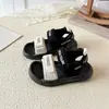 Sandalias para Niños Verano 2026 Nuevas Zapatos de Playa Antideslizantes de Suela Suave con Velcro para Niños Pequeños y Mayores Zapatos de Punta Abierta
