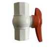 Válvula de bola de entrada de agua de plástico UPVC hecha en EE. UU. soldada temperatura y presión normales paso directo manual accesorios para materiales de construcción válvula agrícola DN20