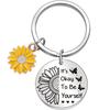Versátil Colgante de Margarita, Pequeño Regalo para Amigos, Llavero de Acero Inoxidable Grabado con Láser, Regalo de Navidad Creativo Personalizado