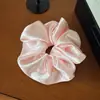 Scrunchie de Cetim Cor Creme Estilo Coreano Elástico para Coque Estilo Ballet Acessório de Cabelo Flor de Cabelo