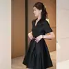 Vestido Exquisito de Alta Gama Aura Poderosa para Mujer, Nuevo Estilo de Verano, Impresionante Vestido Negro Pequeño a la Moda Estilo Hepburn que Ceñe la Cintura