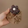Accesorios para el Cabello de Niños para Otoño e Invierno: Gomas para el pelo de flor con borlas de algodón y lino, Exquisitos adornos para el cabello, Lazos florales con borlas para el pelo