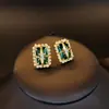 Brincos retangulares de zircônia verde com cravação de diamantes em estrela de oito pontas, joias de moda simples, compactas e de luxo leve para mulheres, atacado