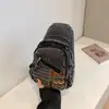 Nueva bolsa de pecho retro estilo étnico, diseño casual de mezclilla, moderna y espaciosa, bolsa cruzada versátil para el uso diario y los desplazamientos