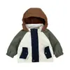 Jaqueta de Esqui Infantil 2026 Primavera Nova Estilosa Cor de Bebê Color Block com Capuz Estilo Macacão Jaqueta Roupa Infantil Outono Crianças