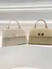 Bolso de Cadena de Paja para Mujer 2025 Primavera y Verano Nuevo Estilo Pastoral Retro Cuadrado Pequeño Bolso Tejido de Cierre de Moda