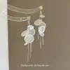 Vento Sacode Pétalas Quebradas ~ Design Exclusivo Brincos Longos de Concha Natural para Mulheres 2025 Brincos de Férias na Praia Brincos