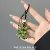 Colgante de Uva Verde con Cuentas, Creativo y Único Estilo Bosque Pequeño Fresco Tejido Colgante de Mochila Llavero Accesorio