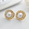 Pendientes de Botón Geométricos Retro de ABS con Perlas de Imitación, Pendientes Metálicos de Alta Gama para Mujer, Pendientes Sencillos y Versátiles para el Día a Día con Estilo Elegante