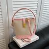 Bolsa de Mão Pequena Casual de Cor Contrastante para Mulheres 2025 Nova Moda Bolsa Simples de Ombro Transversal Trendy Commuter Bolsa Balde
