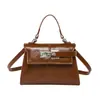 Bolso de Mano para Mujer Color Sólido Simple Estilo Coreano Hebilla Giratoria Metálica Bolso de Hombro Único Cruzado Pequeño Ligero para el Trabajo