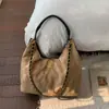 Bolso Pequeño Acolchado con Hilo Vintage para Mujer 2025 Nueva Moda Bolso Cruzado Versátil de Hombro a la Axila Súper Popular