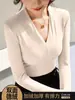 Terciopelo alemán otoño e invierno nuevo camiseta de manga larga con forro polar top de cuello en V para mujer nuevo ajuste ceñido todo partido camiseta base térmica para mujer