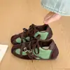 Zapatillas de entrenamiento alemanas de color block retro para mujer, nuevo modelo de otoño 2026, con hebilla de cinturón, suela gruesa, zapatillas deportivas casual versátiles, zapatos cómodos para mujer