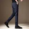 Pantalones casuales color caqui de alta gama italianos para hombre, nuevos pantalones rectos versátiles de corte slim para otoño e invierno 2026, de negocios