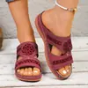 Sandálias Casuais Confortáveis Vazadas Slip-on Femininas Plus Size de Comércio Exterior para o Verão de 2026 Tamanho Único Serve na Maioria