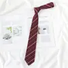 Gravata Uniforme de Solteiro com Listras Vermelhas Homem Preguiçoso-livre Estilo Preppy Feminino jk Estilo Japonês Escola para Meninos Gravata de Formatura Amarrada à Mão