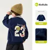 La nueva colección de otoño e invierno de Dudu de sudaderas para niños, con un diseño de dos piezas simulado, y tops de manga larga para niñas con cuello semi-alto, ropa para bebés