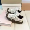 Zapatos para Niños con Suelas Suaves Modelo Nuevo Primavera 2026 Zapatos Deportivos Transpirables para Niños con Hebilla Giratoria Zapatos de Papá Zapatos Casuales de Malla Modernos