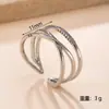 Anillo Popular de Acero Inoxidable Resistente al Desgaste Simple Moderno Diseño de Línea de Presión de Aceite Corona de Anillo Anillo para Dedo Fabricante