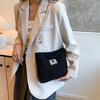 2025 Nueva Bolsa de Mujer Bolsa de Tela de Pana Bolsa Balde Estilo Coreano Simple para Viajar Bolso de Hombro Moderno Cruzado Cuadrado