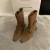 Versão Coreana 2025 do Novo Design de Nicho Botas Curtas Francesas Retrô Bico Quadrado Pequeno Botas Western Botas de Cano Médio Foscas Botas Femininas
