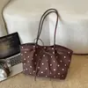 Bolsa Popular de Bolinhas Grande Capacidade Feminina 2026 Nova Versátil para o Trabalho Ombro Único Sob o Braço Bolsa Tote Casual de Mão