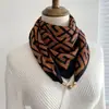 Bufanda de seda con cierre magnético para mujer, bufanda elegante para el cuello para primavera, otoño e invierno, protección para el cuello, nueva bufanda de algodón y lino 2026