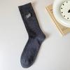 Otoño e invierno nuevos calcetines medias de tubo medio para hombre primavera y otoño calcetines desodorantes absorbentes de sudor para hombre bordado deportes niños tubo largo