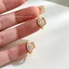 Pendientes de Tachuela Sencillos con Brillo de Diamante Ojo de Caballo para Mujer Exquisitos Pequeños Ligeros Lujo Refinado Temperamento Refinado Versátiles Modernos Cotidianos