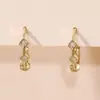 Nuevos aretes de aro de moda para mujer, ear cuffs únicos, aretes simples y elegantes en forma de diamante, lujo ligero y exquisitos accesorios para orejas