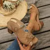 Sandálias de Verão Transfronteiriças Novo Estilo com Fivela Decorada com Flores, Abertas na Ponta, Salto Bloco, Tamanho Grande Feminino, Sapatos de Mãe Versáteis Confortáveis Retrô